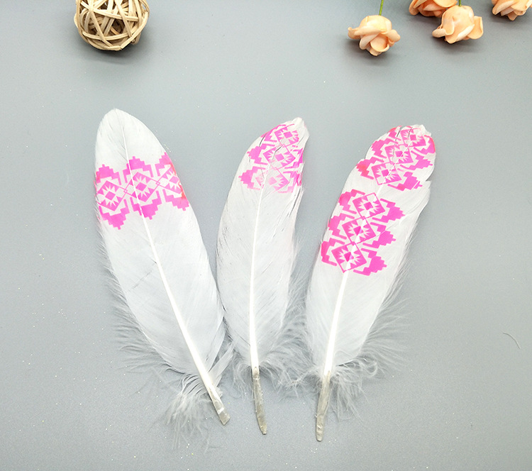 A large quill feather gift box with all-gold and all-silver feathers, paper card bookmarks and decorative quill pens pic 65