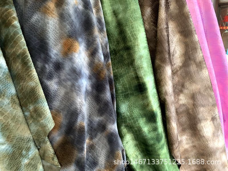 Short plush dinosaur pattern fabric, tie-dyed embossed gradient color, various toys, clothing and accessories, crocodile pattern velvet fabric pic 4