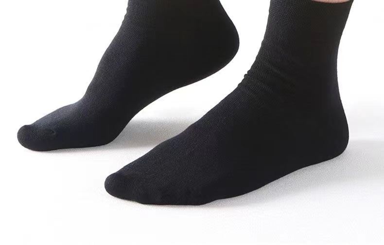 Calcetines stand de piso de una pieza para el cabello calcetines medios para hombres sudor absorbente anti-olor antibacteriano primavera verano cuatro estaciones simple color sólido estudiante versátil respirable calcetines deportivos de una pieza para el cabello pic 10