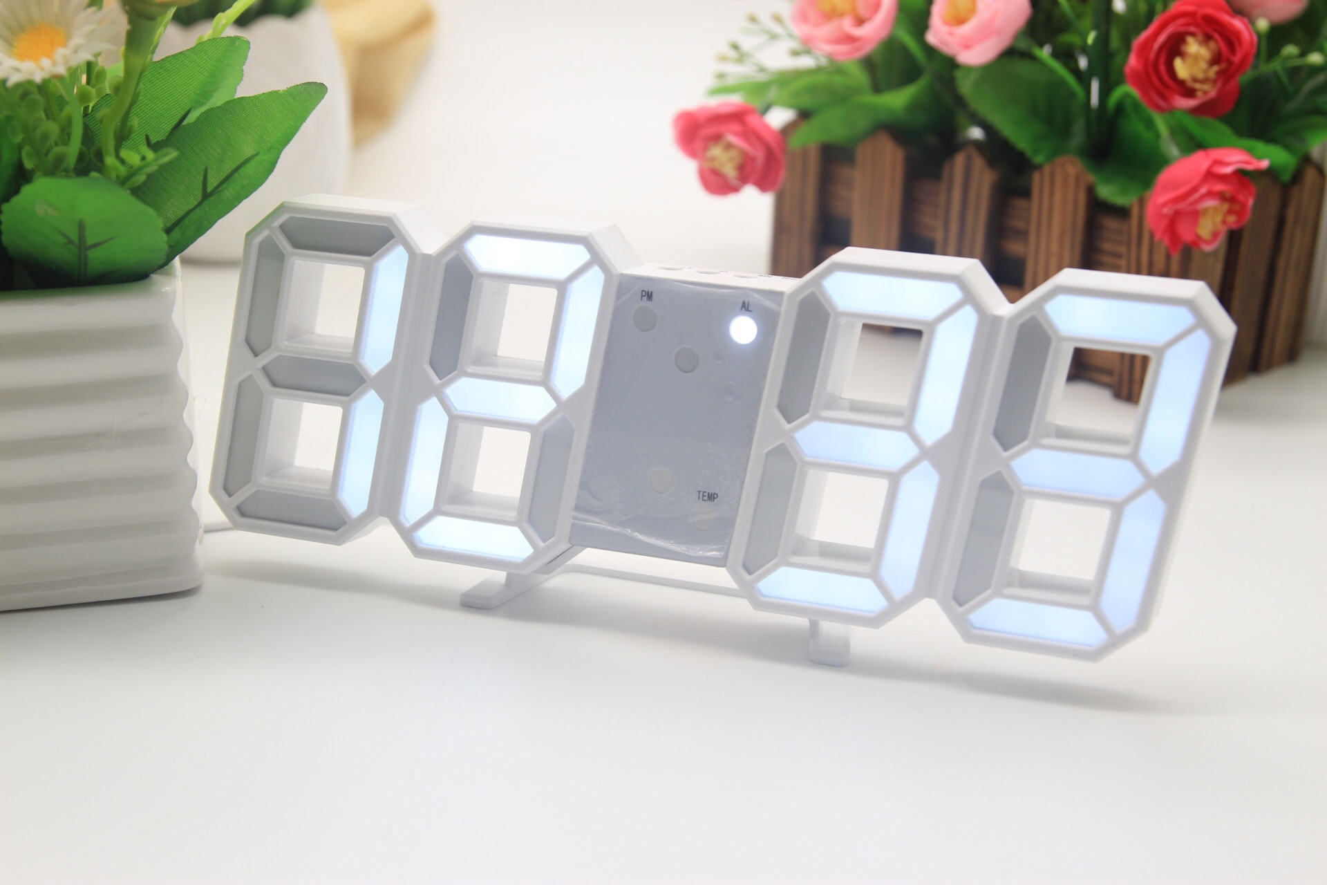 跨境办公创意3D闹钟 亚马逊爆款多功能 LED数字挂钟 声控立体详情33