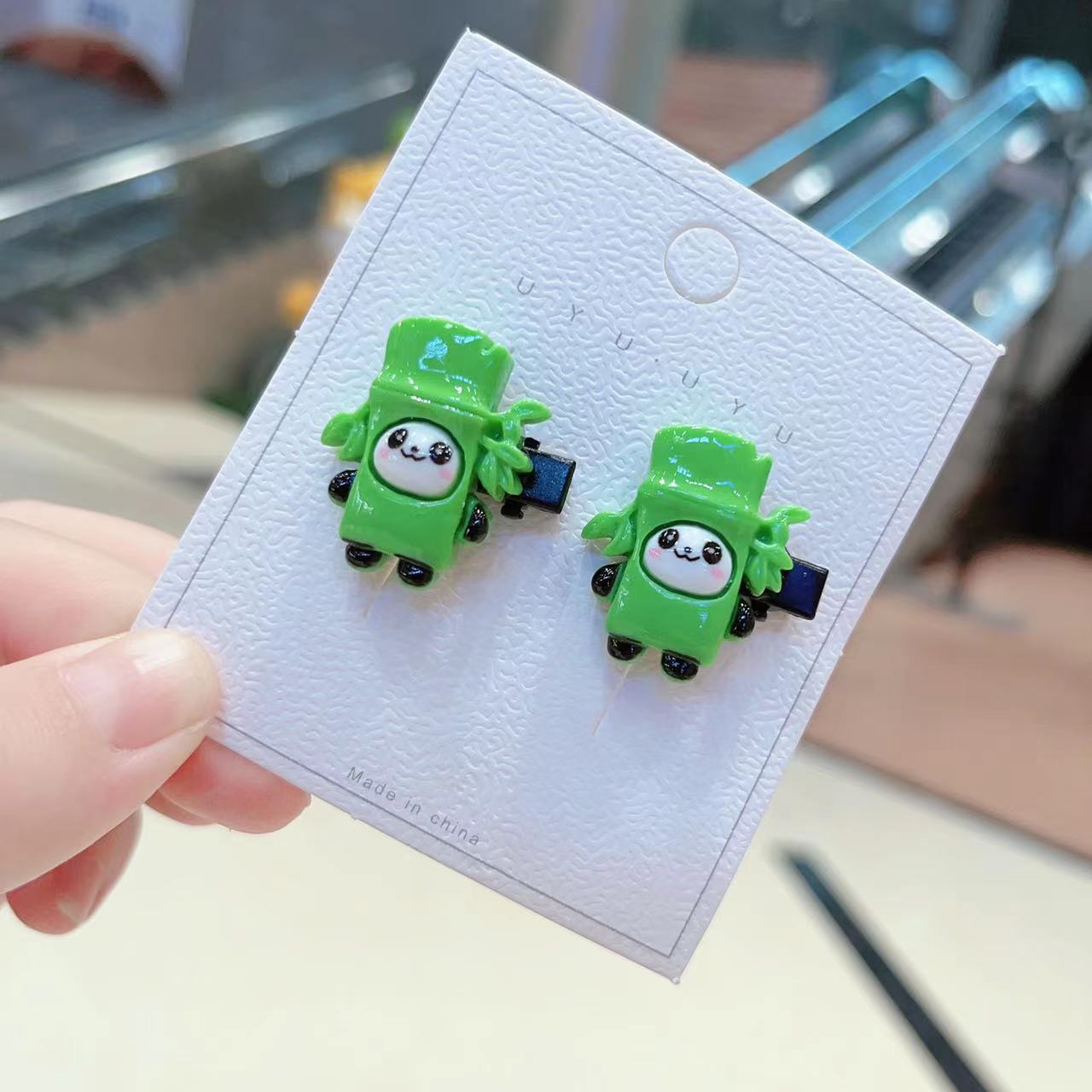 卡通可爱熊猫发绳新款亮面抱竹子熊猫发夹儿童鸭嘴夹发卡头饰批发详情6