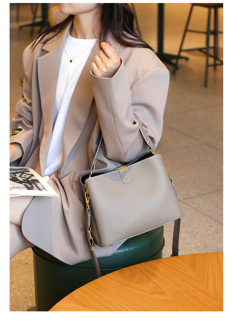 Crossbody bag for women in summer 2024, a versatile bag for women, a high-end, niche handbag with a large capacity pic 18