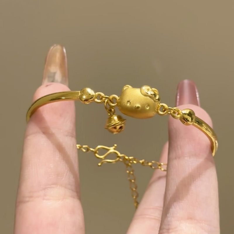 A cute, light and luxurious cat bracelet with an Instagram niche design as a high-end birthday gift for your girlfriend pic 3
