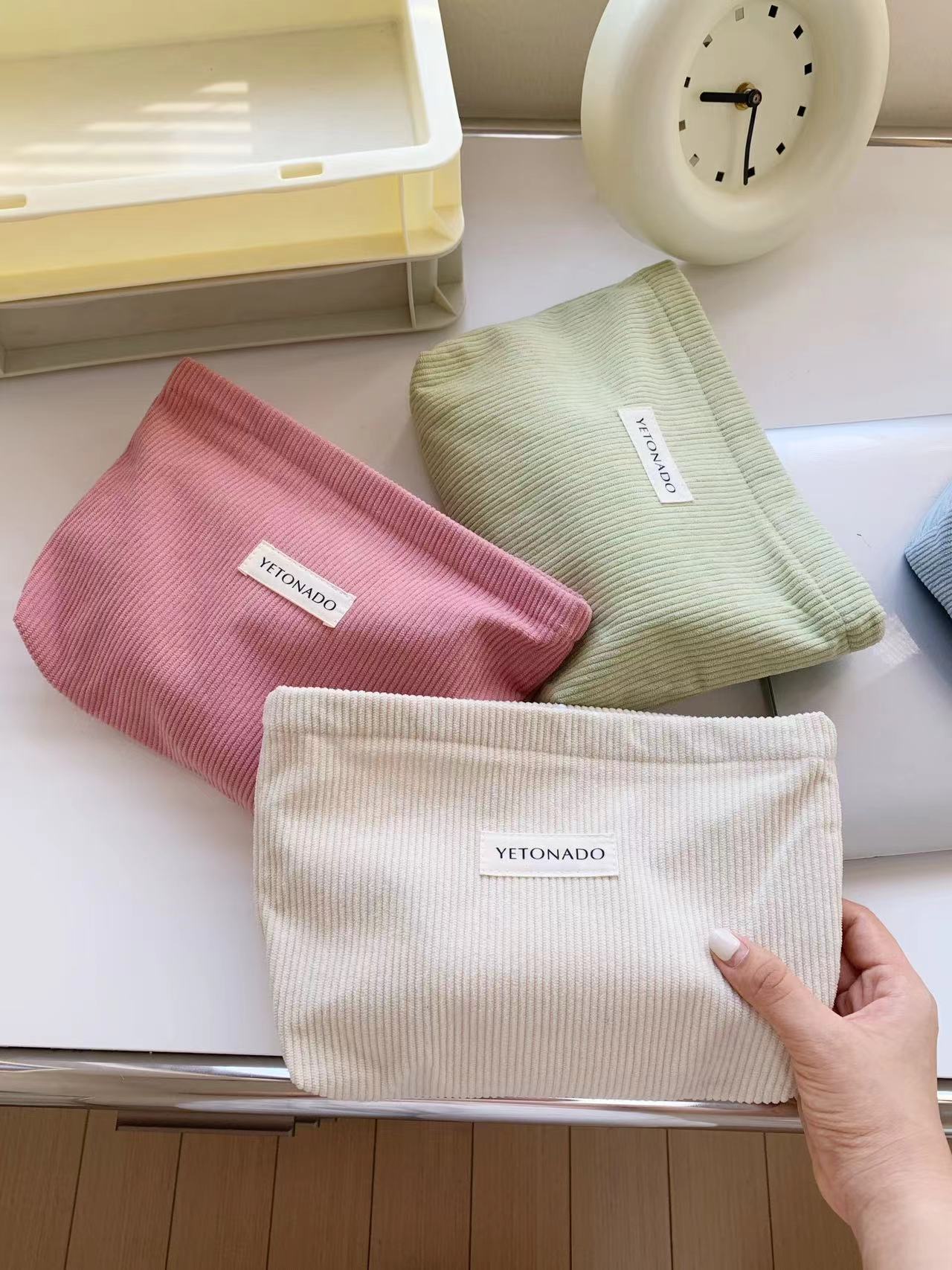 纯色灯芯绒布袋大容量化妆包手拿包收纳帆布袋收纳包便携洗漱包详情5