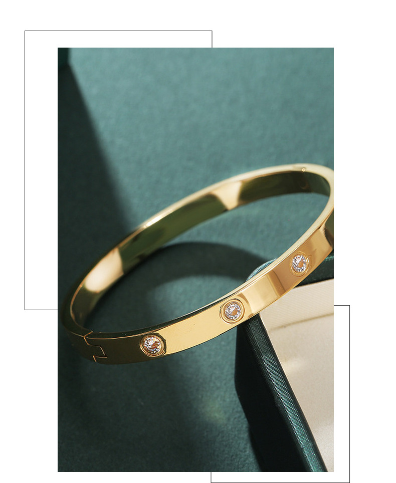 The new Korean version of the 18k rose gold full diamond clasp bracelet, which does not fade, is a trendy and high-end jewelry item pic 10