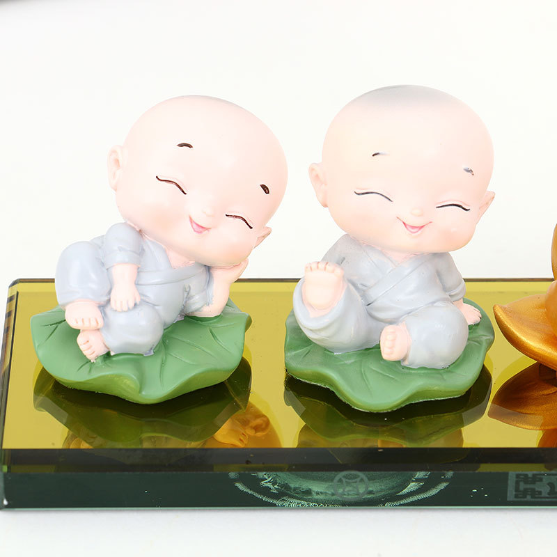 可爱童年小和尚水晶座汽车摇头摆件车载饰品组合套装一件代发详情4