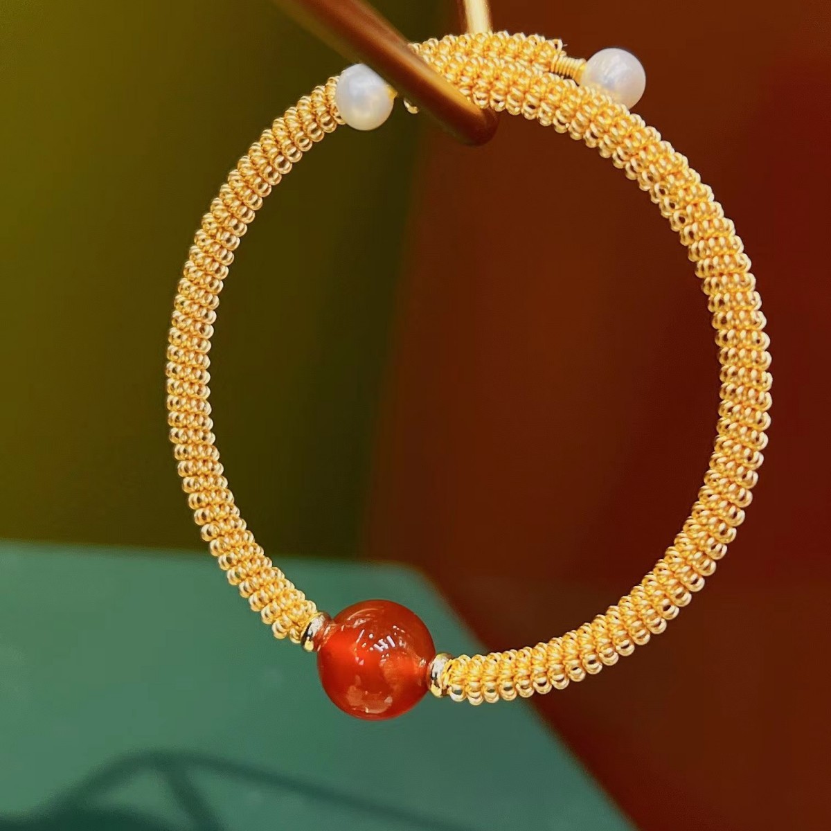 14K gold-plated heavy industry wound agate bracelet, fashionable, commuting, dignified and individual style pic 5