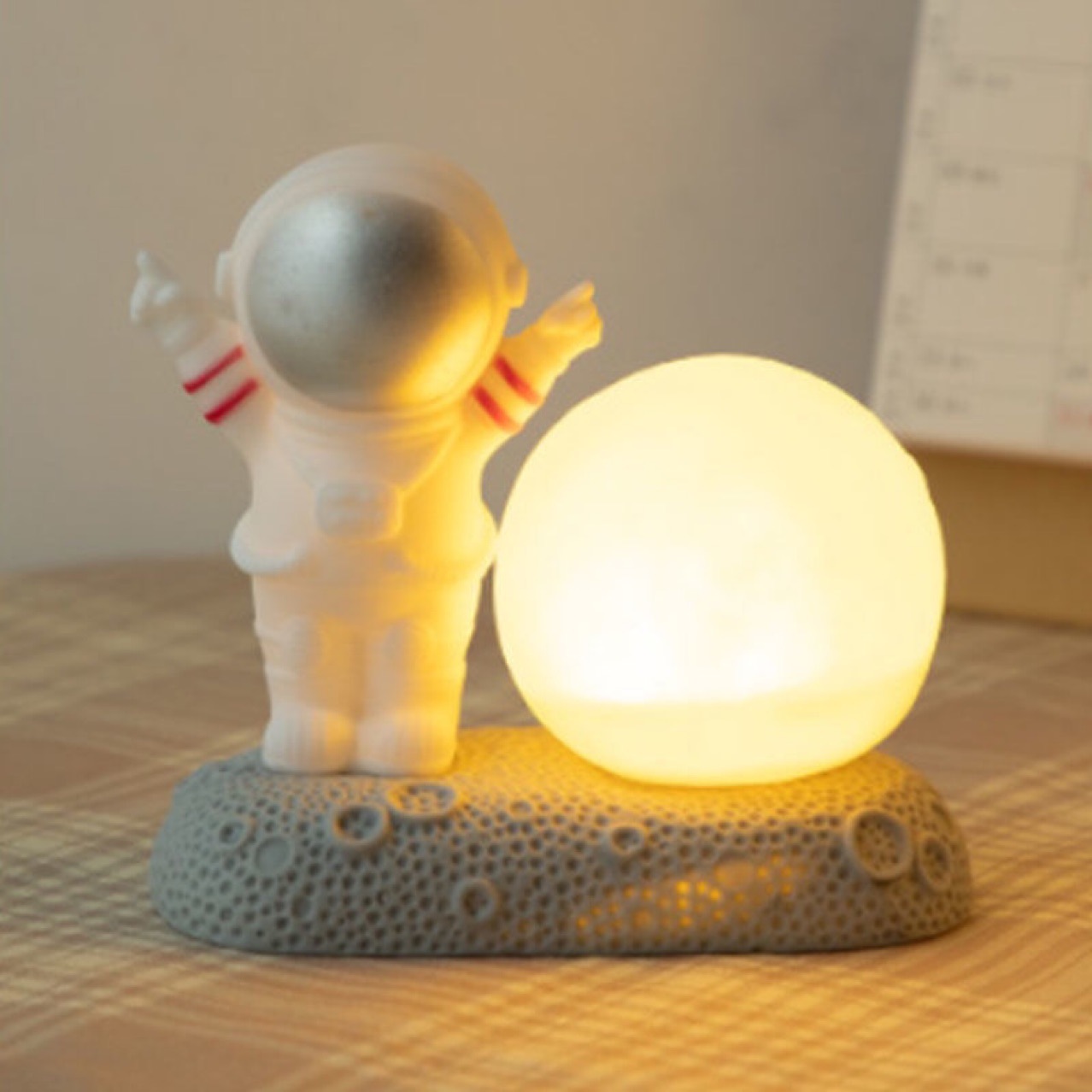 Astronaut night light Moon Creative Light pic 7