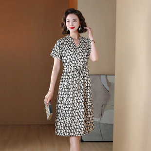 The 2023 new style of stylish knitted top for middle-aged mothers in autumn and thin base layer sweaters for middle-aged and elderly women in spring and autumn pic 9