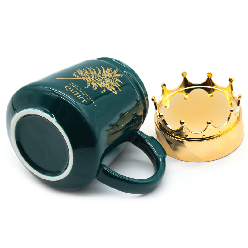 Hot-selling creative golden mirror crown ceramic mug with lid spoon large capacity water cup set, fashionable and exquisite hand-held gift box cup, personal business gift, home and office personalized cup, supports visiting logo factory direct supply pic 4
