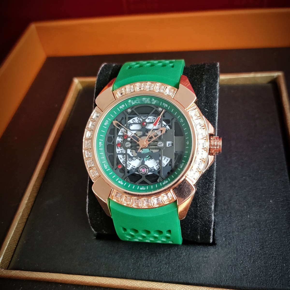 捷克豹同款男士三针石英手表潮流镂空日历镶钻表时尚炫酷腕表批发详情9