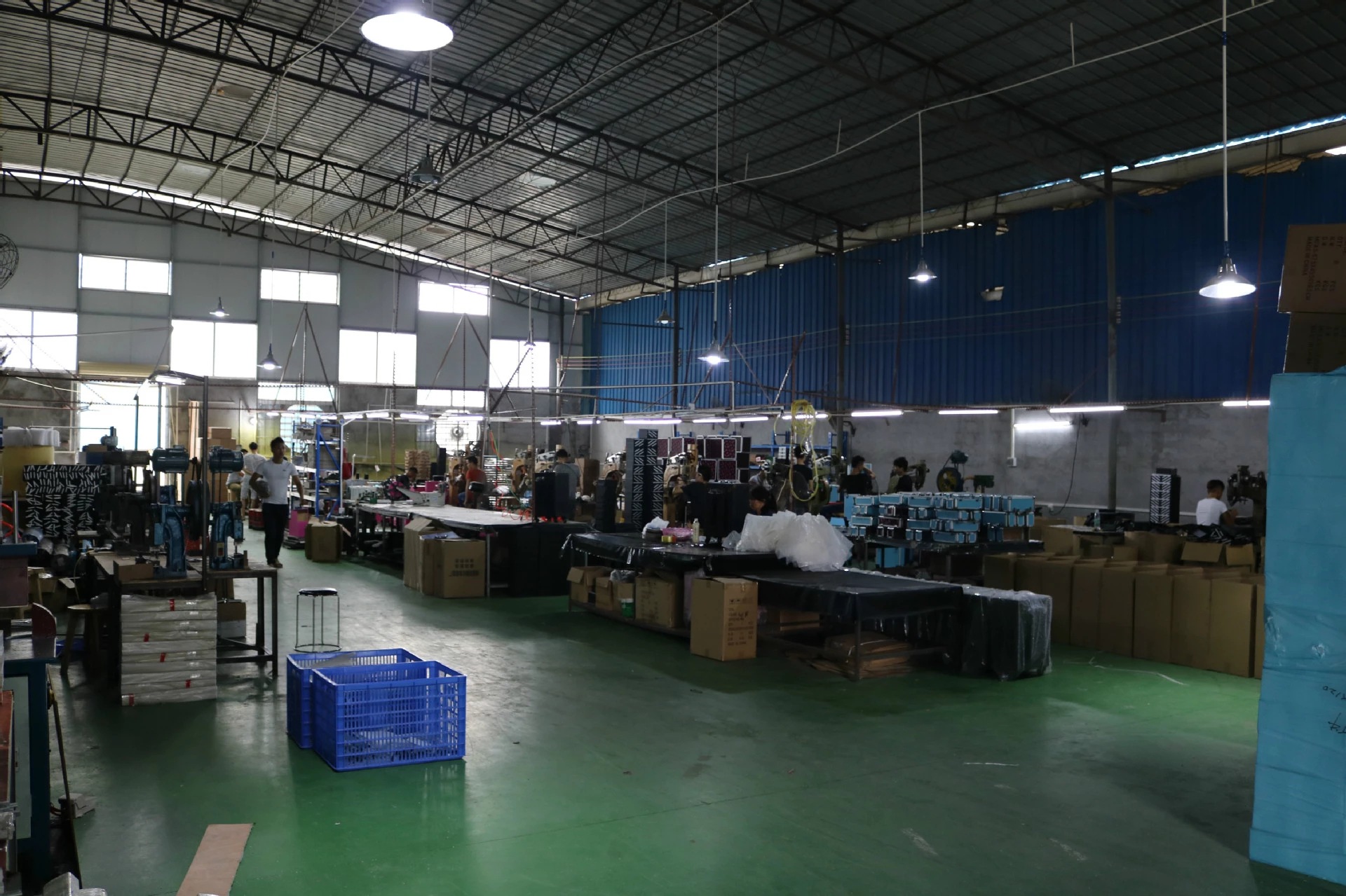 Factory wholesale double-opening two-layer color aluminum makeup boxes, nail and tattoo toolboxes, and cosmetic storage boxes in stock pic 10