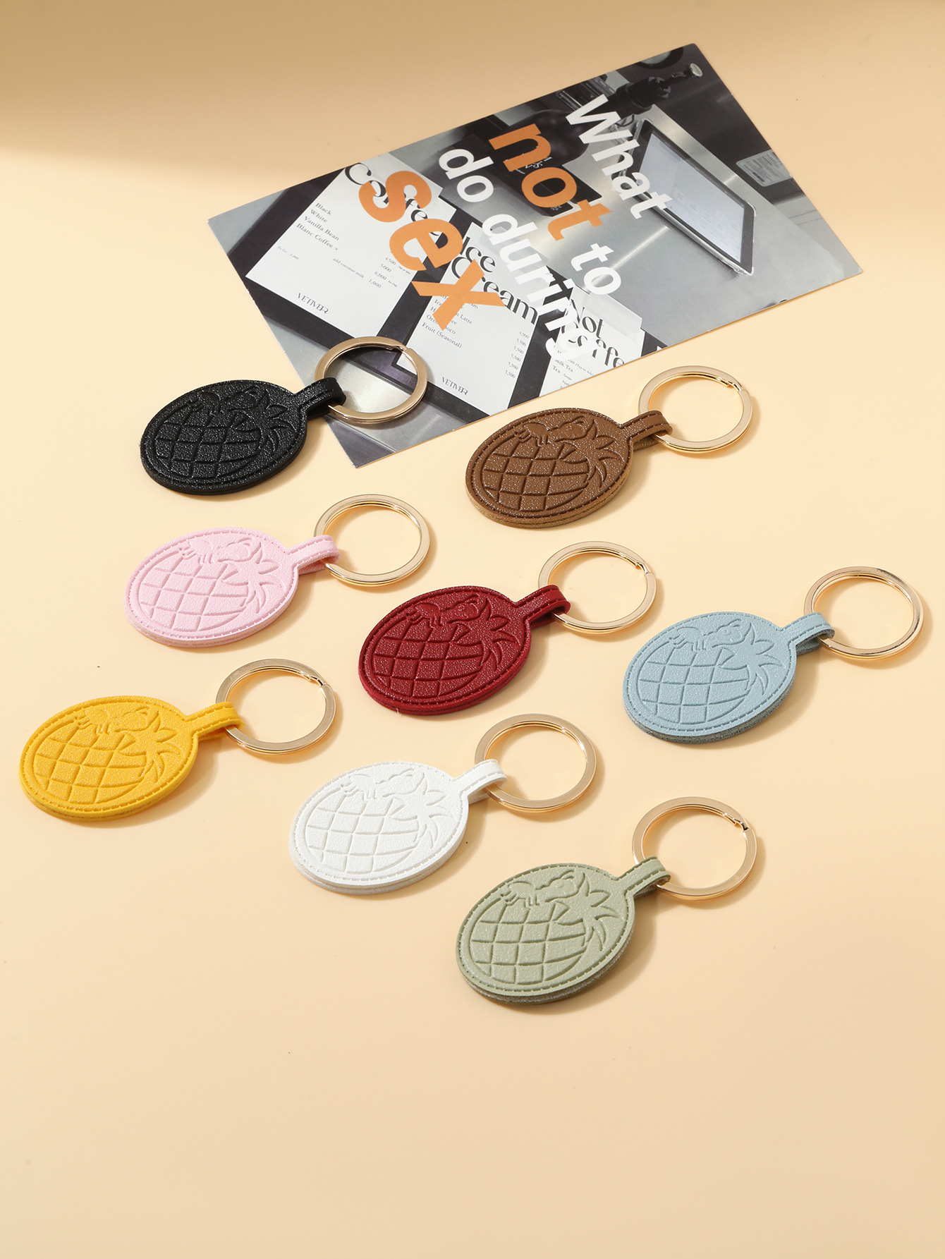 新款菠萝皮革钥匙扣便宜简约包包挂件汽车ins小众装饰品礼物详情1