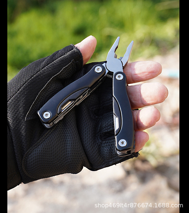 厂家直销多功能折叠钳子不锈钢组合工具钳便携户外露营家用维修钳详情9