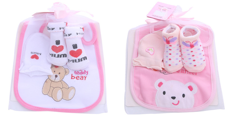 外贸货源纯棉条纹婴儿袜子 字母卡通可爱宝宝袜子手套口水巾套装详情7