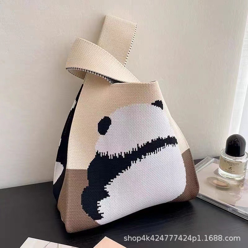 Bolso de panda lindo mujer de lana de punto bolsa de cubo versión japonesa y coreana 100 bolsos casuales bolsa de tote box lunch bag pic 11