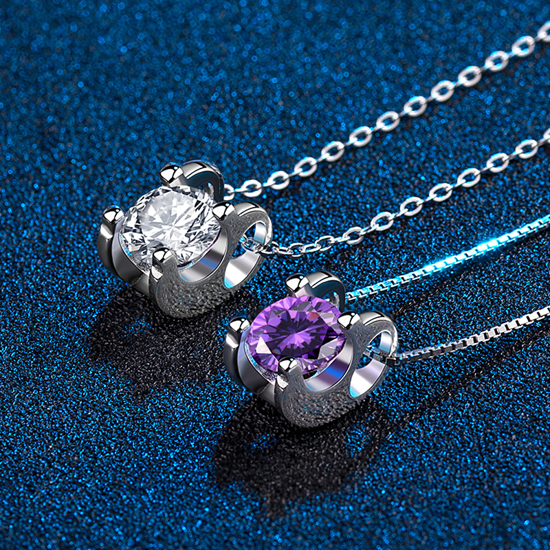 A high-quality imitation D-color moissanite four-leaf clover female pendant with eight hearts and eight arrows from a live-streaming product by a popular influencer on Kuaishou and Douyin pic 51
