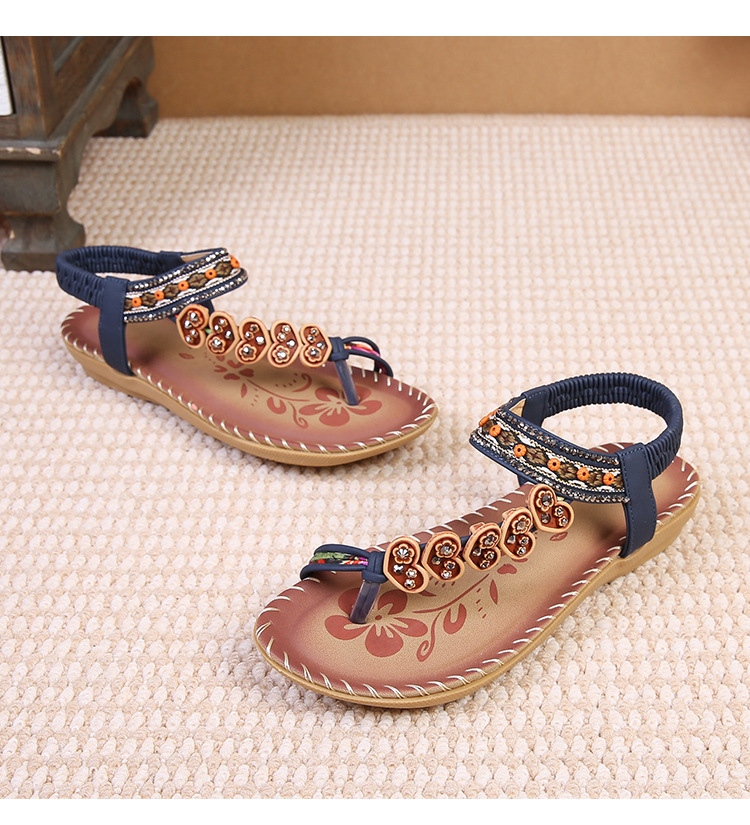 2024跨境凉鞋女夏2024水钻晚风平底圆头夹脚露趾凉鞋女详情49