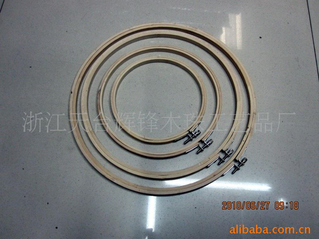 厂家直供应卡通纽扣木棒木纽扣木项链木圈木球木珠木夹子木挂件详情2