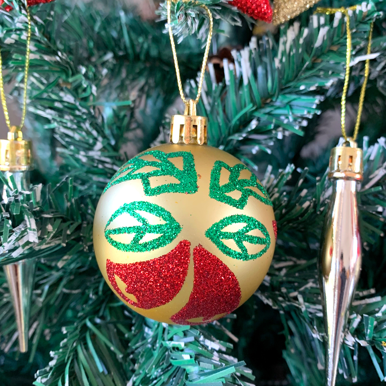 Temu/SHEIN Christmas decorations: Electroplated deer plastic balls, painted Christmas ball sets, Christmas tree pendants pic 11