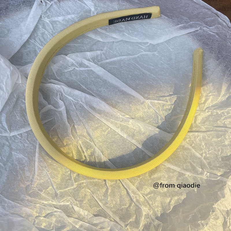 This is a high-end Korean hairband for women to wear on a daily basis. It is a slim sponge hair accessory that can increase the height of the top of the head. New style 2025 pic 9