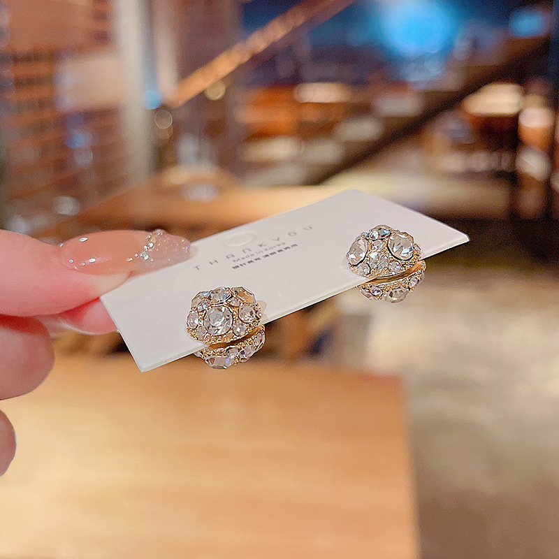 日韩风时尚磁石耳环女高级感个性网红满钻无耳洞磁吸耳夹耳饰品详情5