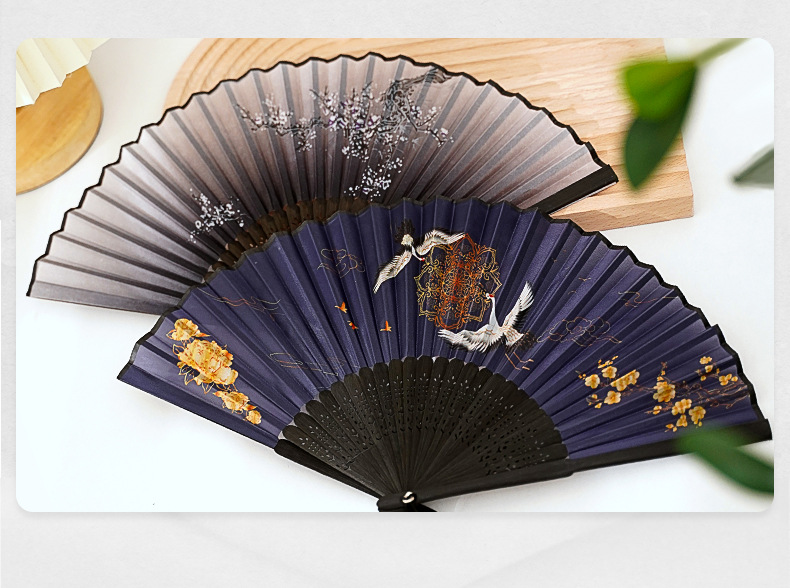 古风扇子折扇中国风汉服旗袍男女舞蹈夏季随身便携折叠流苏小巧扇详情3