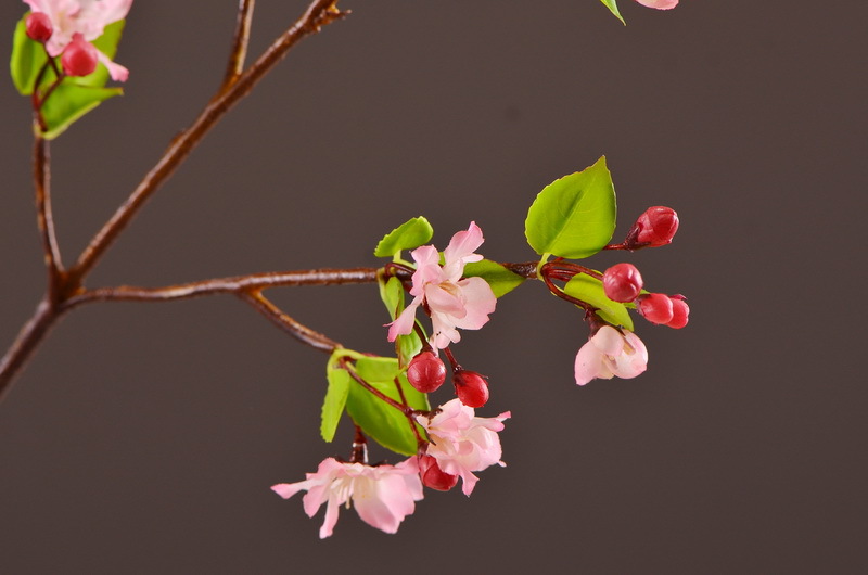 Dongli Flower Industry, the original manufacturer, offers wholesale of high-end artificial flowers, pendulous crabapple, home decoration sample rooms, photography props, and one-piece consignment of crabapple flowers pic 9