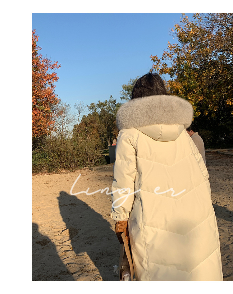 Wholesale of high-end mid-length down jackets for women that reach the knees in 2022, featuring a fashionable design sense and a niche thickened coat pic 24