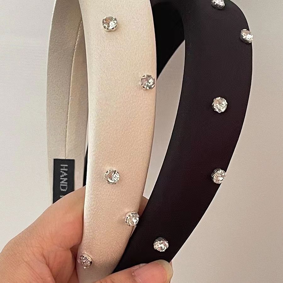 New ins silk satin surface rhinestone pressure headband from Japan and South Korea, high top of the head sponge moisture-making face slimming summer headband hair accessory pic 3