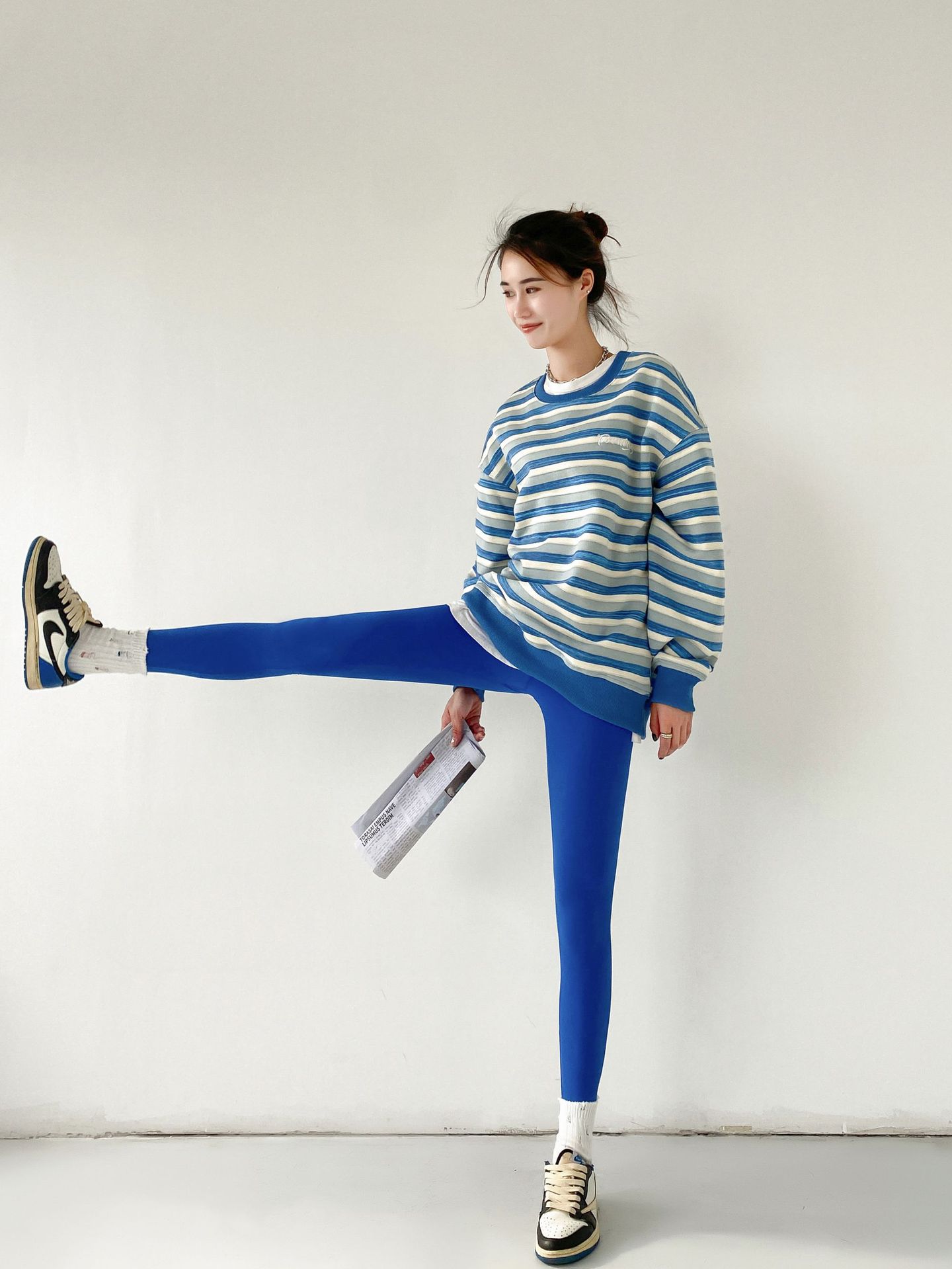 Wholesale of 2023 Spring and autumn tight-fitting high-waisted leggings, water-sparkling Barbie pants, a must-have for lifting buttocks, 9-inch pants, a one-piece replacement for women pic 59