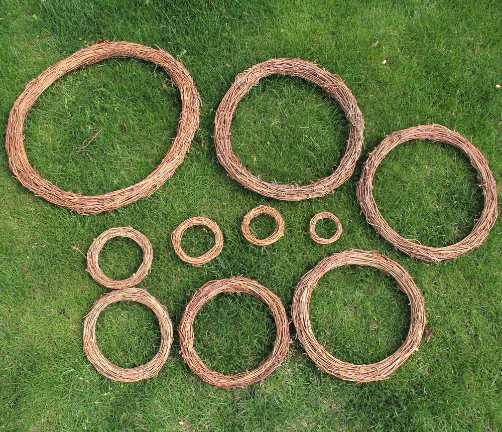 Christmas wreaths, moss balls, wicker rings, wicker rings, Christmas accessories, and shooting props pic 10