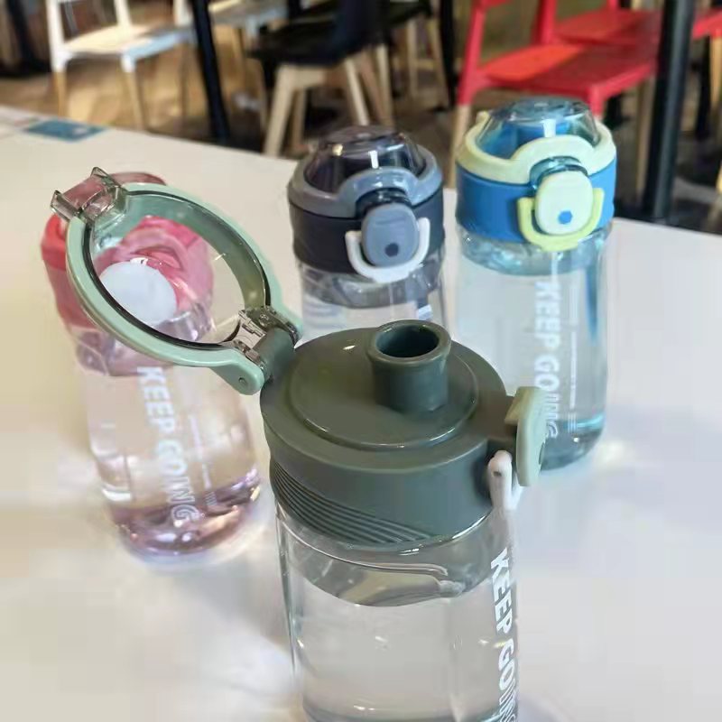 欣贝迪运动健身大容量弹跳盖塑料吸管杯男女学生便携防漏防摔夏季手提带刻度水壶500ML详情3
