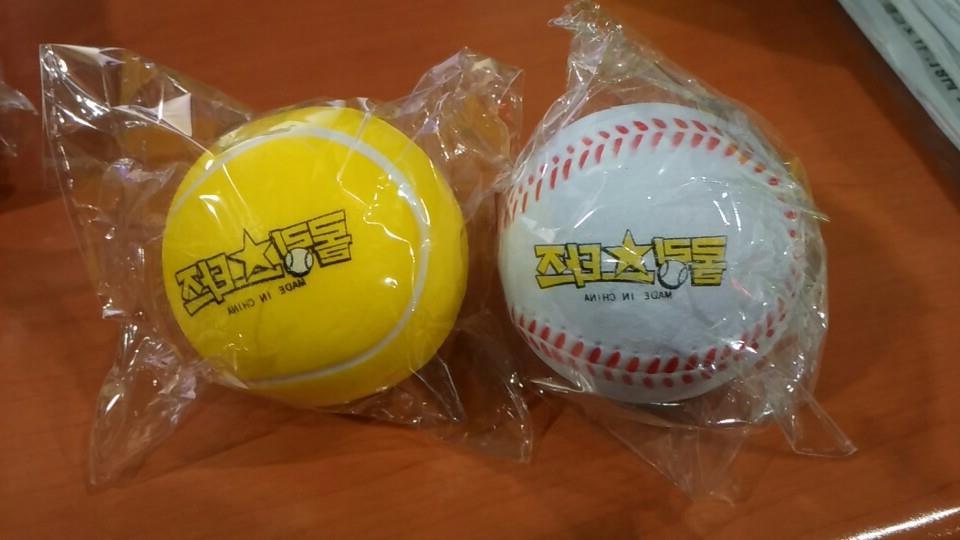 Cross-border factory soft solid dice, pu foam sponge balls, rounded corner squares, large color pieces promotional game handicrafts pic 41