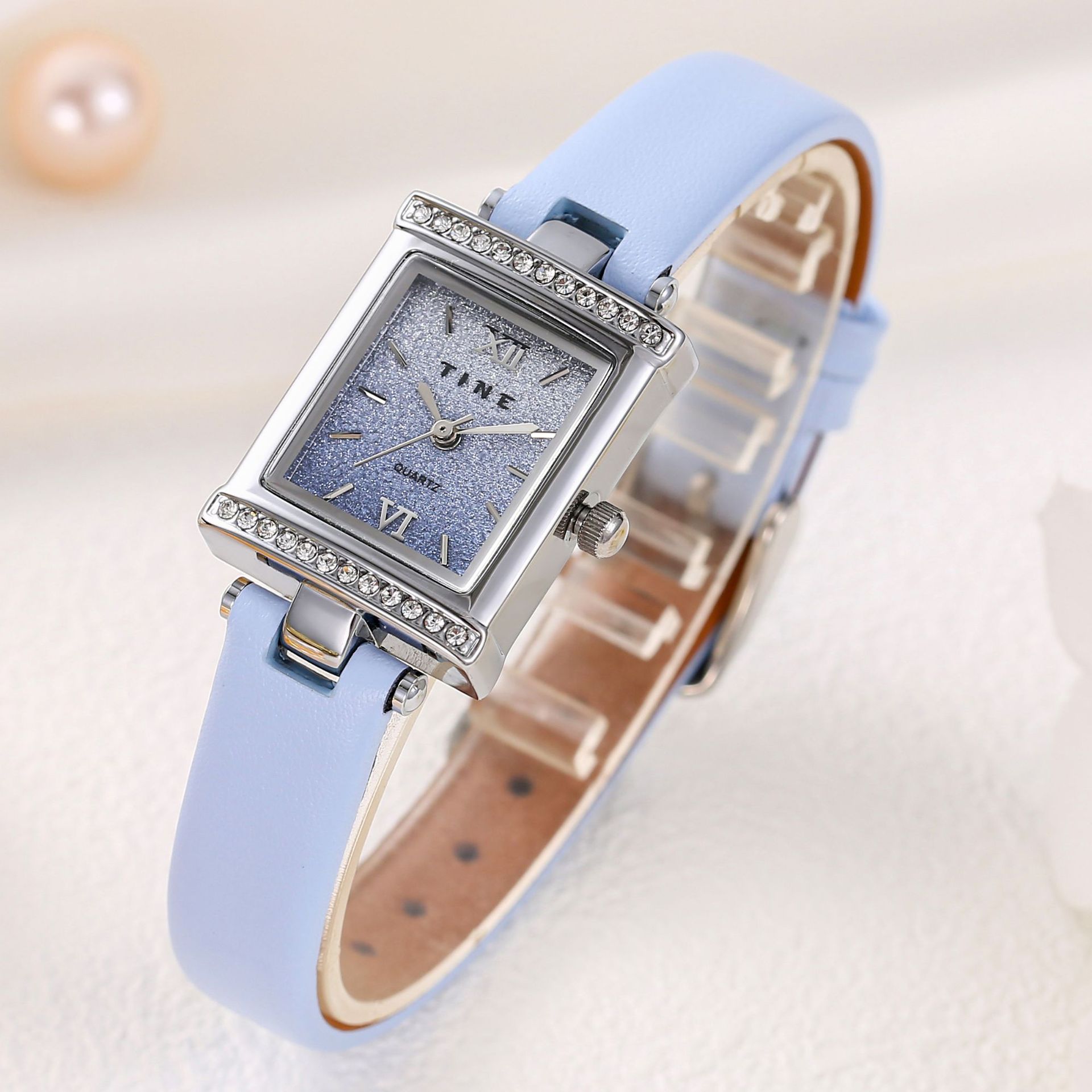 High-end quartz watches for women, cross-border wholesale, waterproof, fashionable and niche square bracelet watches for women pic 6