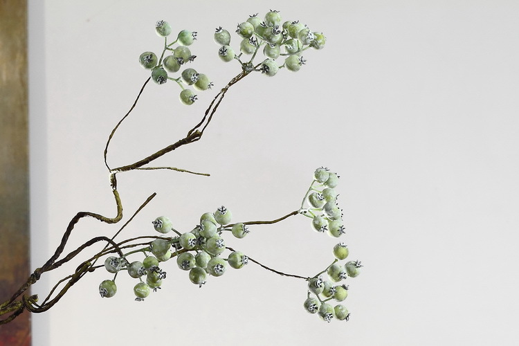 Dongli offers wholesale of grayish-white artificial berries with one-piece consignment, Chinese Zen-inspired ceramic vases for decoration and display, artificial flowers, wild fruits, and horse mulberry fruits pic 18