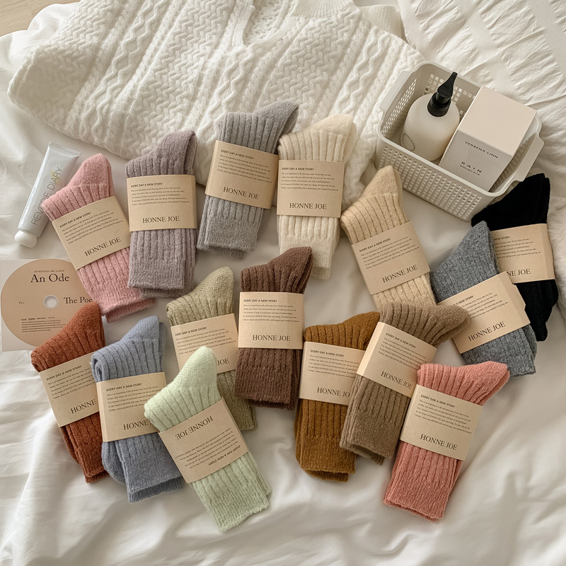 Calcetines de lana de mujer otoño invierno medio tubo más peludo y engrosado caliente sistema de día color sólido tira gruesa invierno cachemir pila de calcetines pic 7