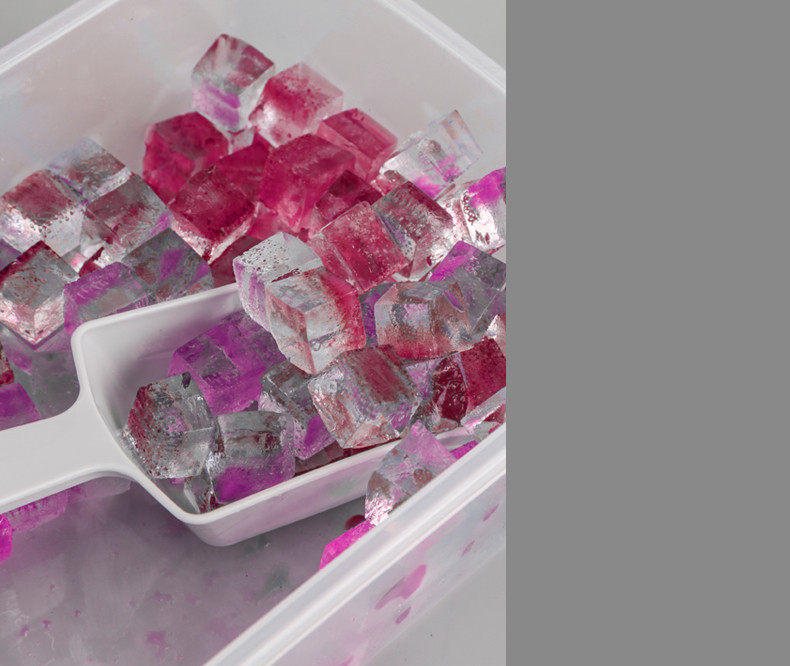 简约创意冰格家庭自制冰盒冰铲冰块盒冰格98格带盖带底带铲冰格详情11