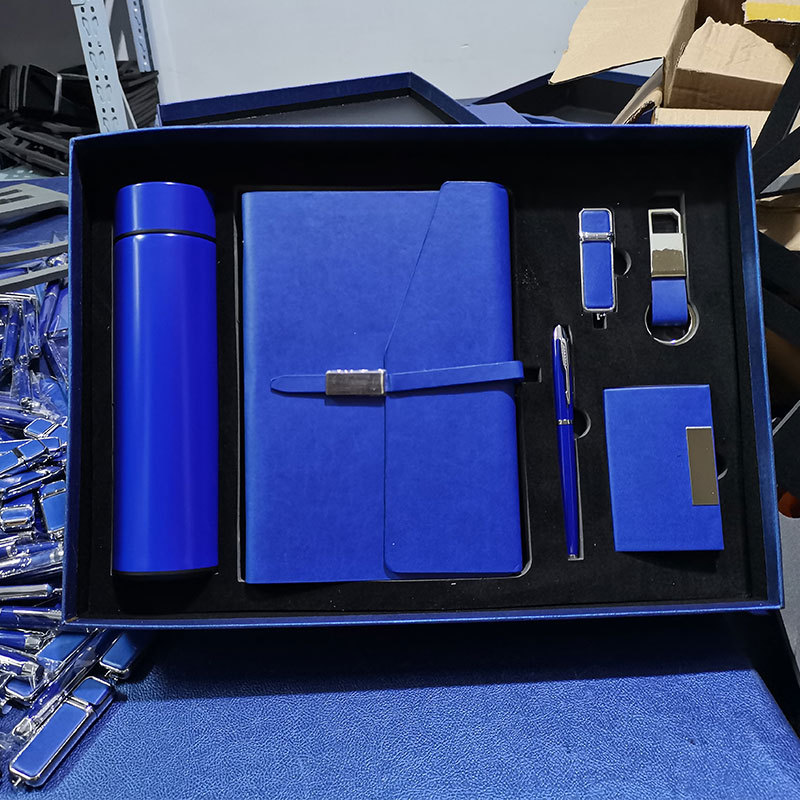 USB flash drive sets, mouse gift companies, corporate real estate annual meetings, and employee activities are giving away USB gift sets pic 15