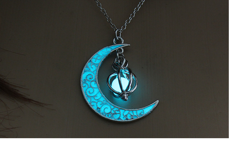 亚马逊热销夜光月亮 小南瓜吊坠项链 万圣节爆款欧美发光项链配饰详情14