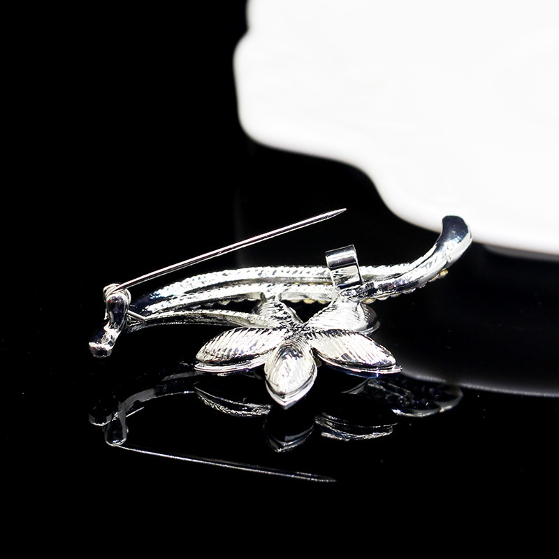 韩国新款高档珍珠胸针时尚风胸花水钻个性丝巾扣蝴蝶别针批发详情58