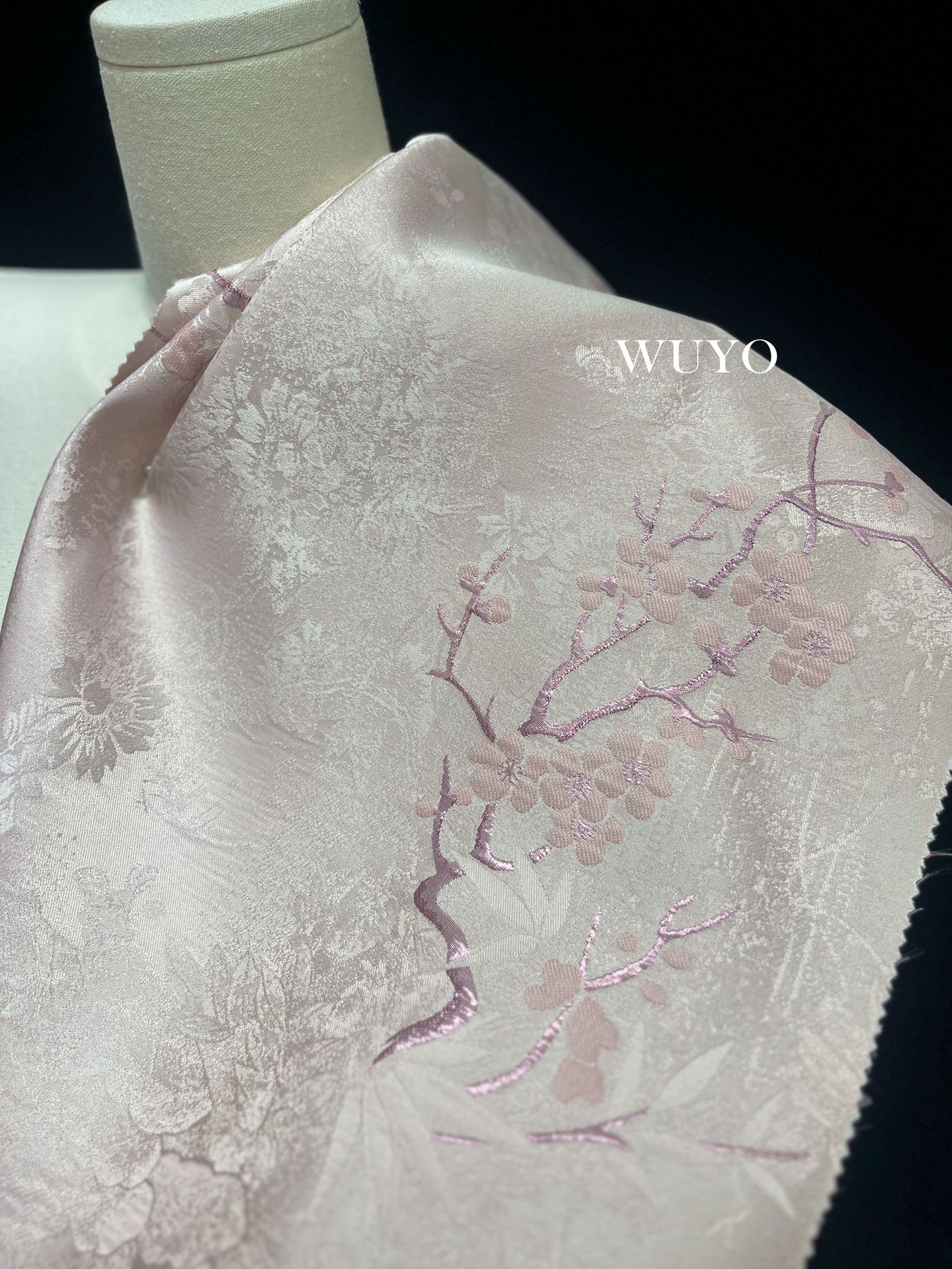 国潮新中式时装面料秋冬梅花香色织提花国风旗袍马甲详情20