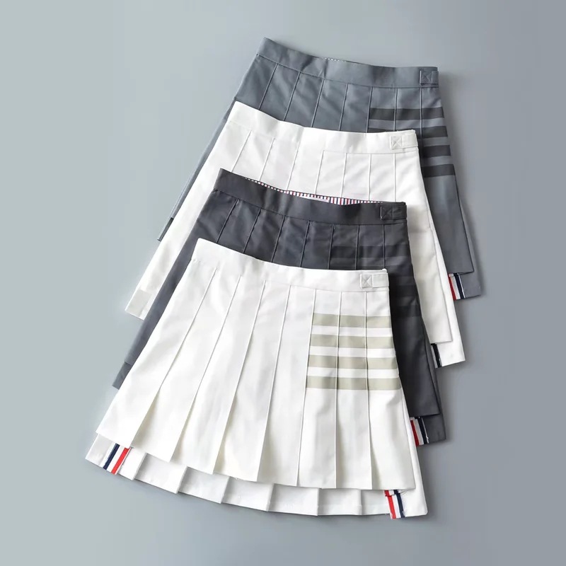 The new TB college style four-bar high-waisted pleated skirt in the summer of 2019 in Europe and America is A bestseller. The A-line skirt is short in the front and long in the back to prevent exposure pic 7