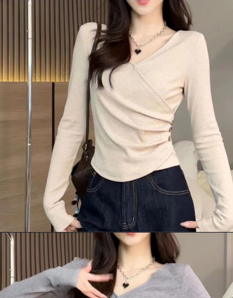 A large-sized solid-color long-sleeved T-shirt for women in the new autumn of 2025. It can be worn as a base layer for chubby girls to hide their skin and make them look slimmer. It is a full-shoulder top pic 1