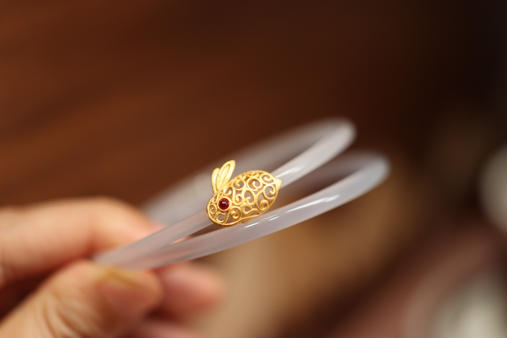 The rabbit of the same style as Douyin fell in love with the bracelet, agate and chalcedony Dingdang bracelet, beauty strip and half bracelet design of the jade rabbit pic 27