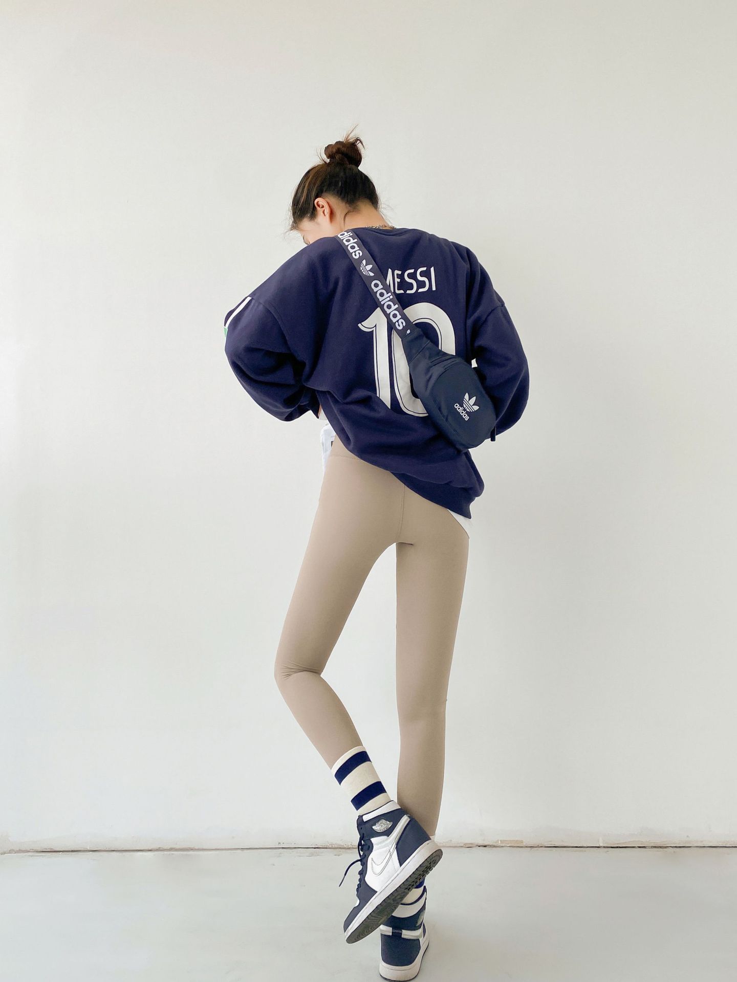 Wholesale of 2023 Spring and autumn tight-fitting high-waisted leggings, water-sparkling Barbie pants, a must-have for lifting buttocks, 9-inch pants, a one-piece replacement for women pic 78