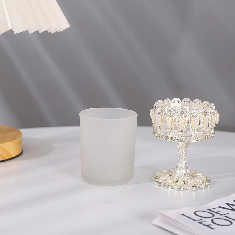Factory direct sales of European-style light luxury pearl candlesticks, cross-border home decoration ornaments, zinc alloy glass, candlelight dinner pic 3