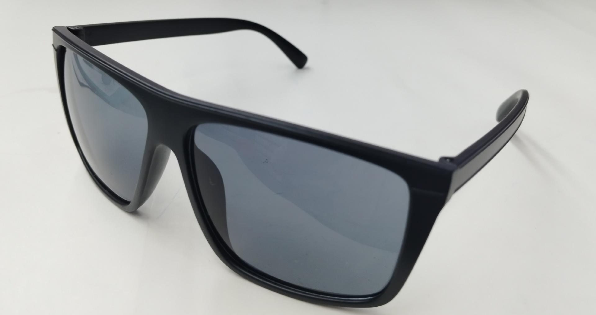 2024新款男士塑料休闲运动太阳镜 时尚轻便地摊墨镜 眼镜厂家直销批发 防紫外线保护眼睛详情22