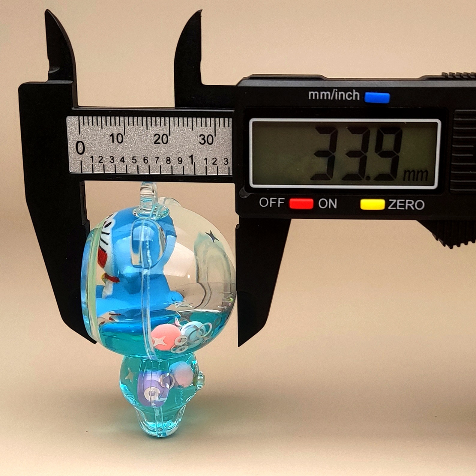 创意亚克力入油流沙瓶蓝色卡通钥匙扣香水汽车配饰桌面摆件饰品详情3