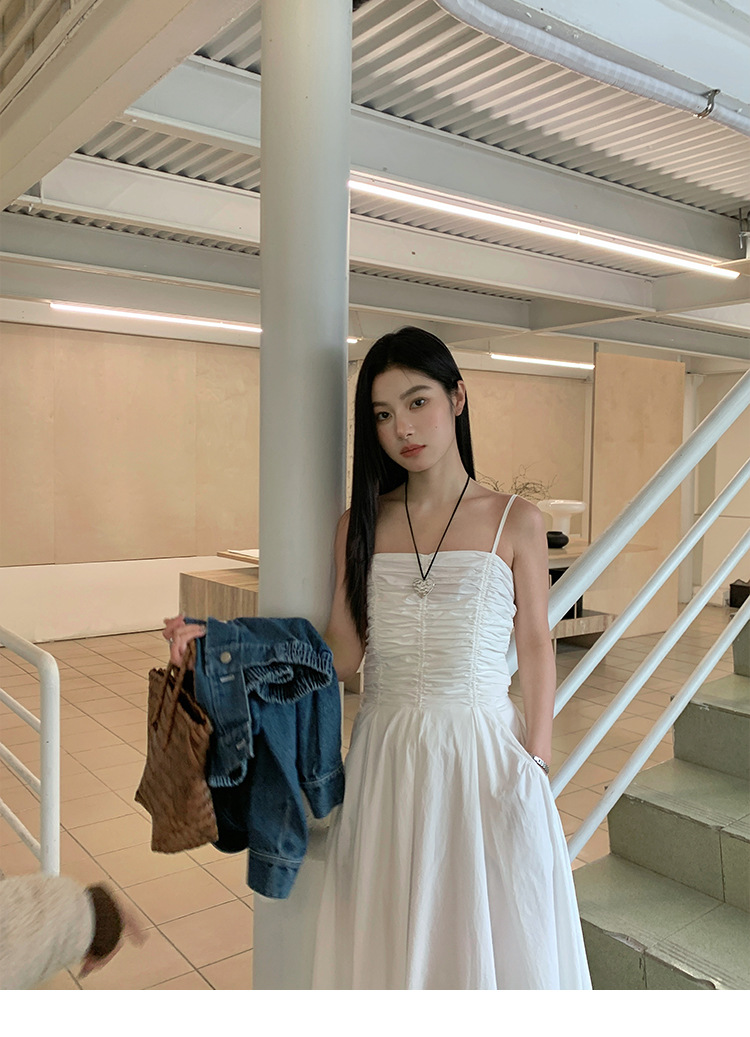费挪 FINOA十三行2025早春新品韩式高级简约感褶皱设计吊带裙0168详情11
